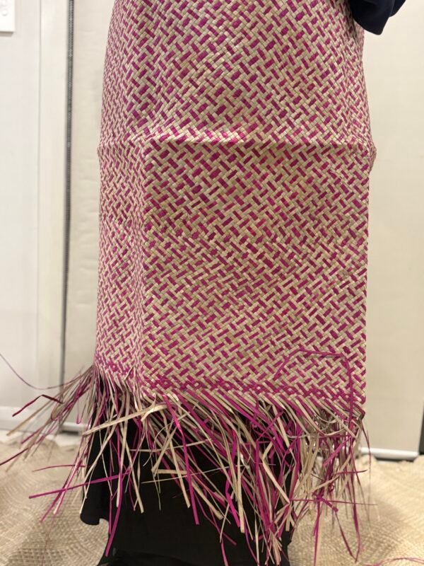 Ta'ovala Lou'akau 2Tone Aveave - Bright Pink & White